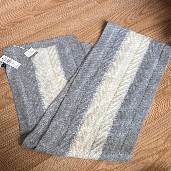Talbots gray/off white ribbed edge cable knit 100% cashmere scarf. NWT. - Picture 1 of 3